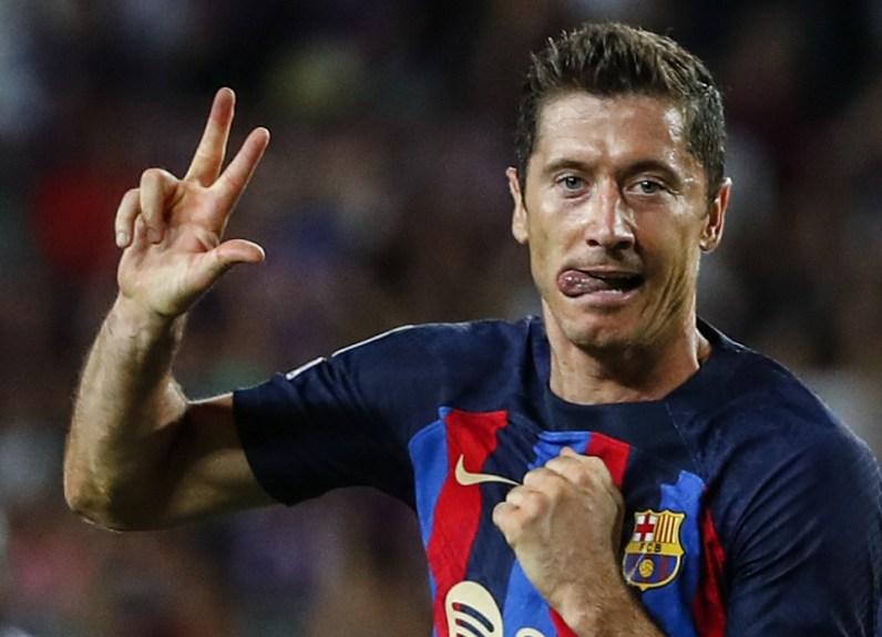 莱万未来存疑：巴萨留人或再失良机