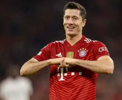 莱万未来存疑：巴萨留人或再失良机